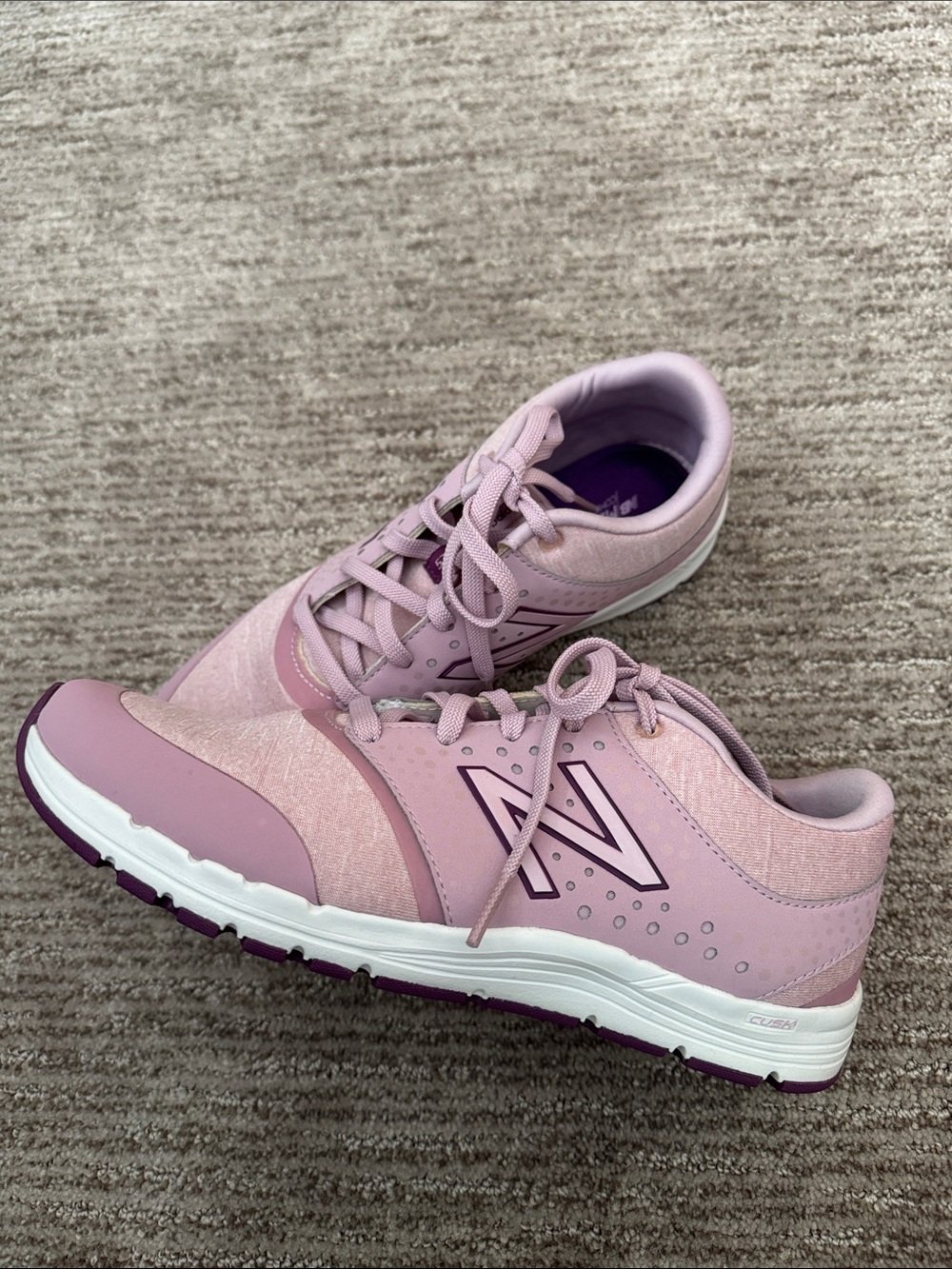New Balance Women's Lavender Pink Athletic Lace Up Sneakers Size 9.5 New